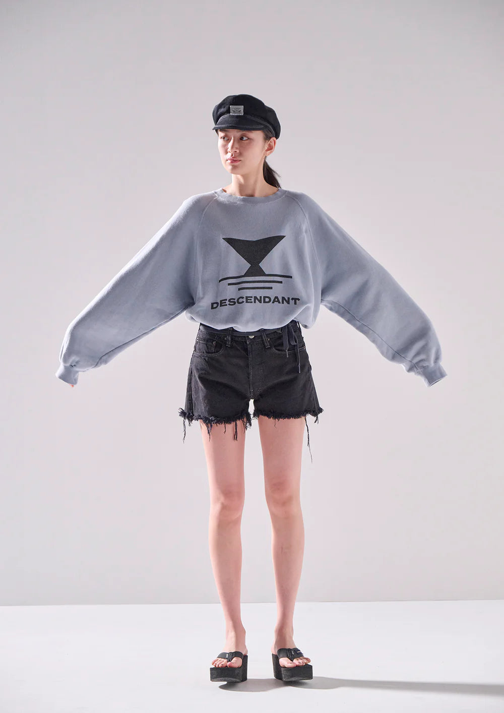 DESCENDANT FLUKE UP CREW NECK