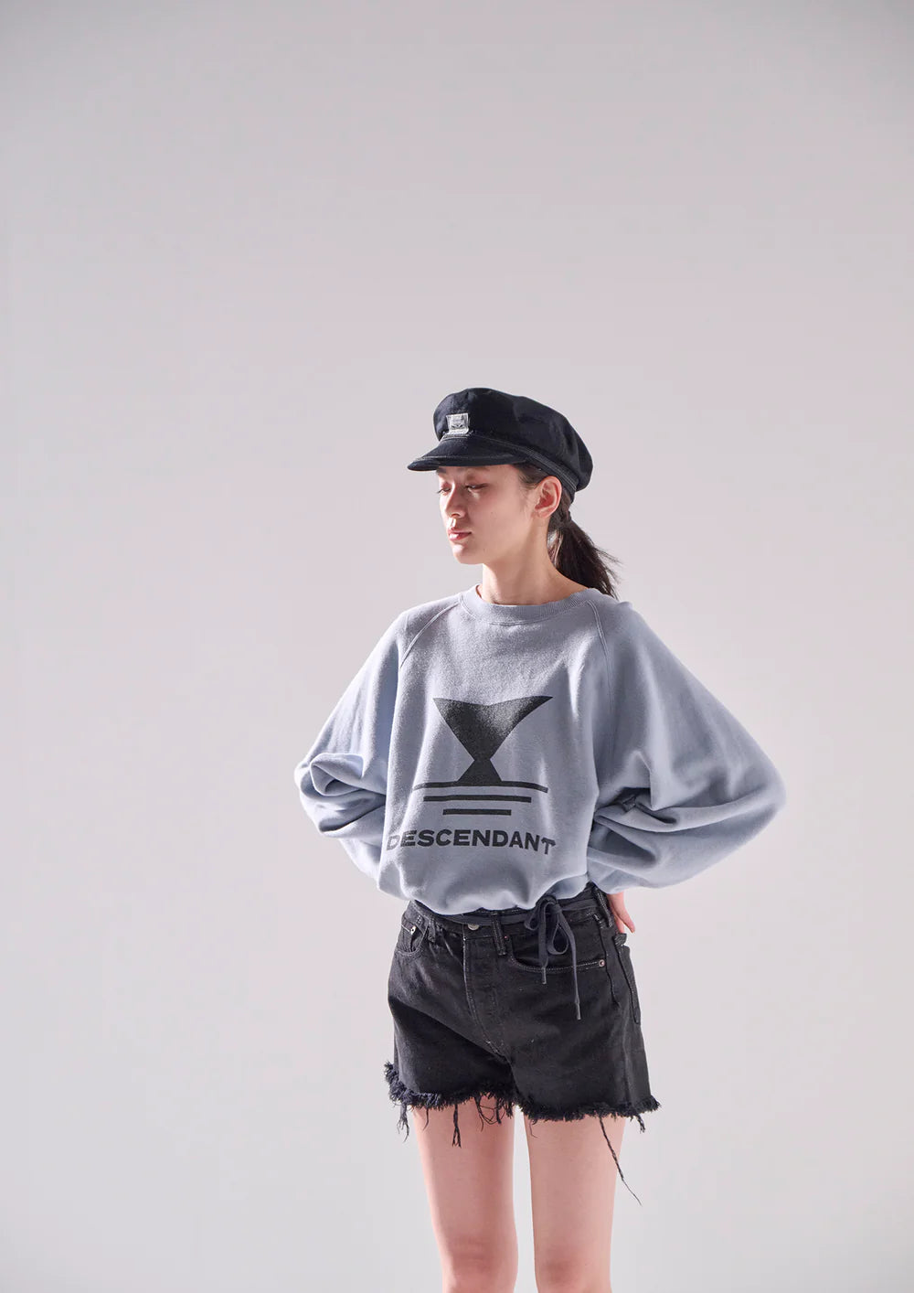 DESCENDANT FLUKE UP CREW NECK